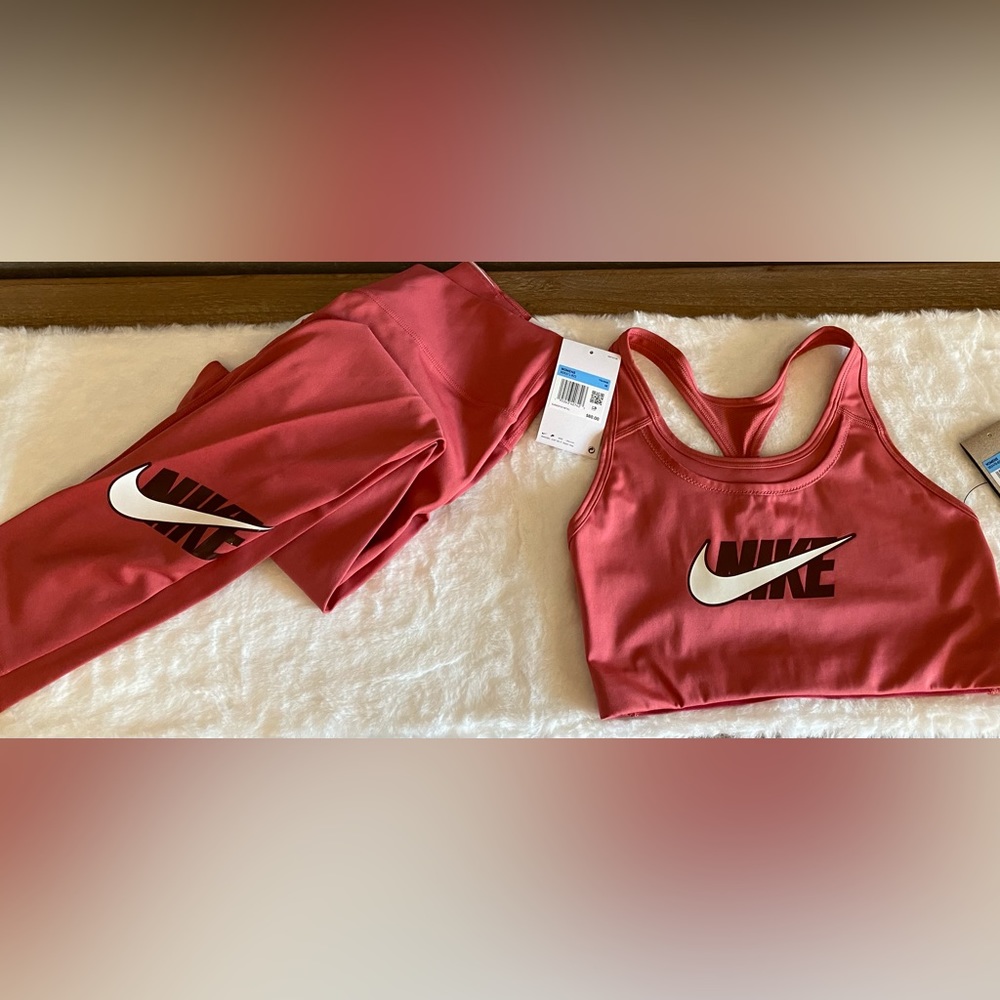 Nike Women swoosh Legging and Bra Set Medium Pink MSRP $98 NWT Gym Set Workout